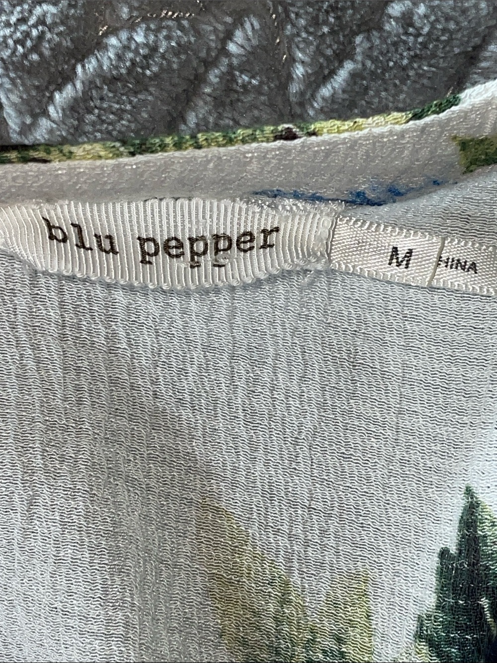 Blu Pepper Women’s Medium Floral Cold Shoulder Tunic Blouse White Blue Pink - Picture 6 of 12